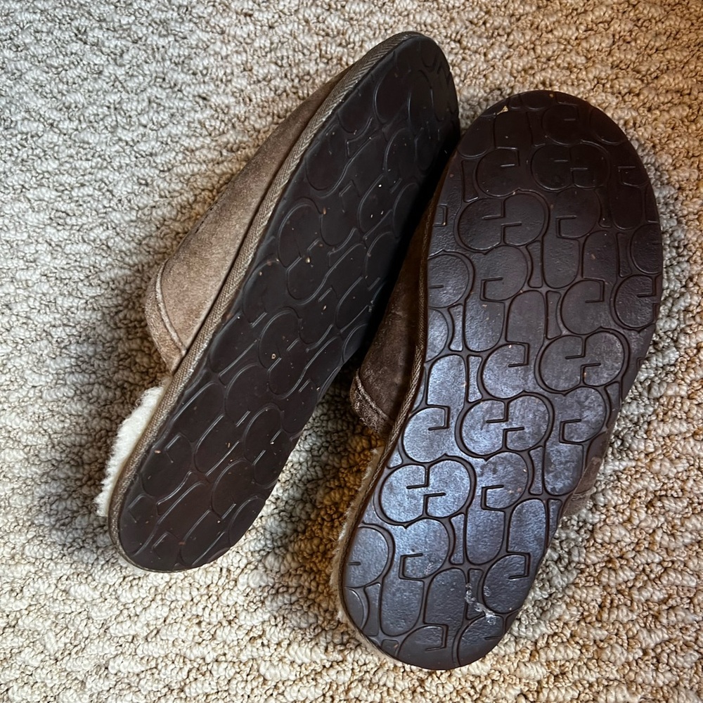 UGG boys slippers
